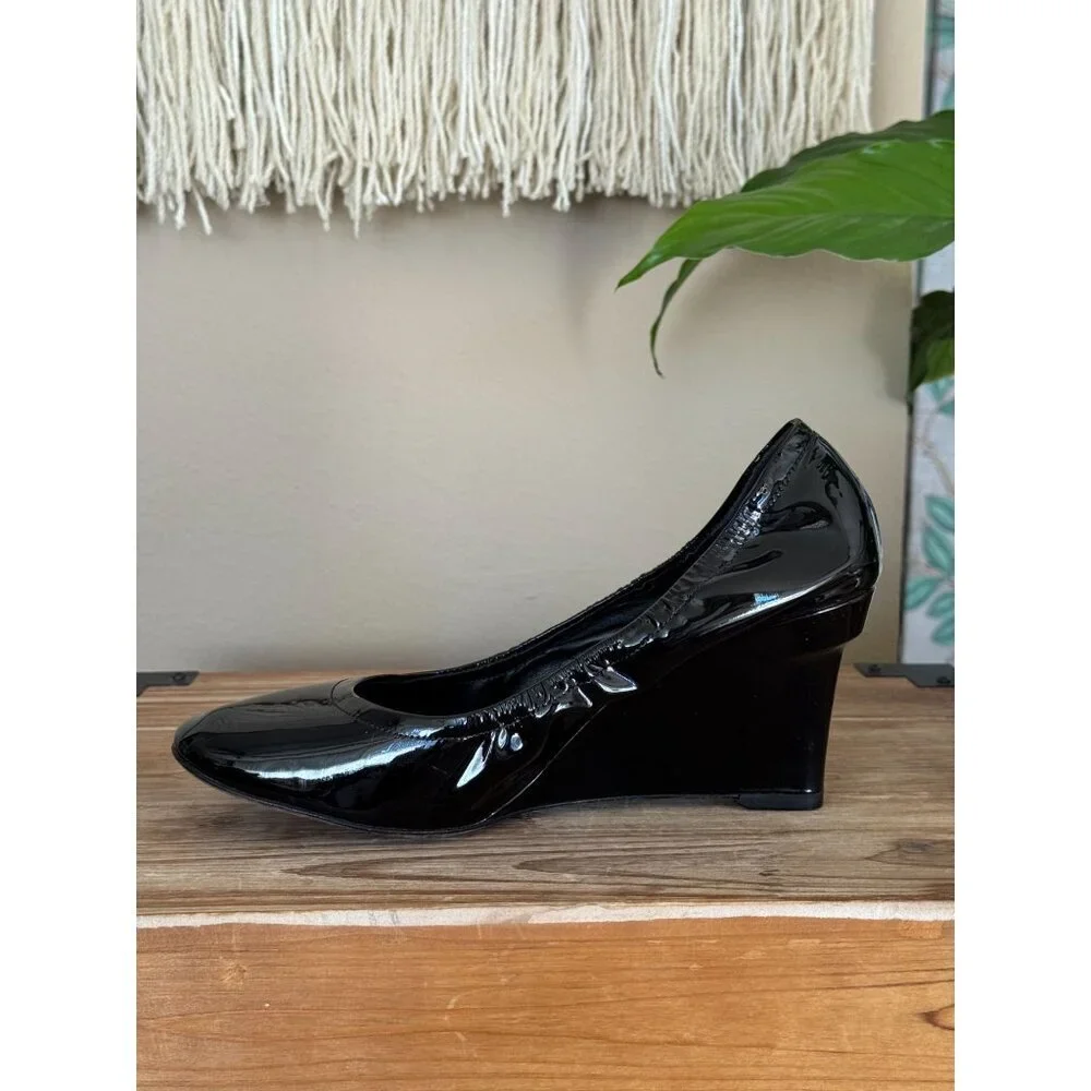 Vera Wang Lavender Ella Black Patent Leather Ballet Toe Wedge Heel Pumps Size 8